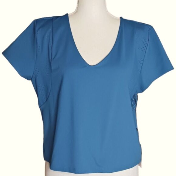 Sincerely Jules Active Crop Top. NWT - Picture 1 of 6